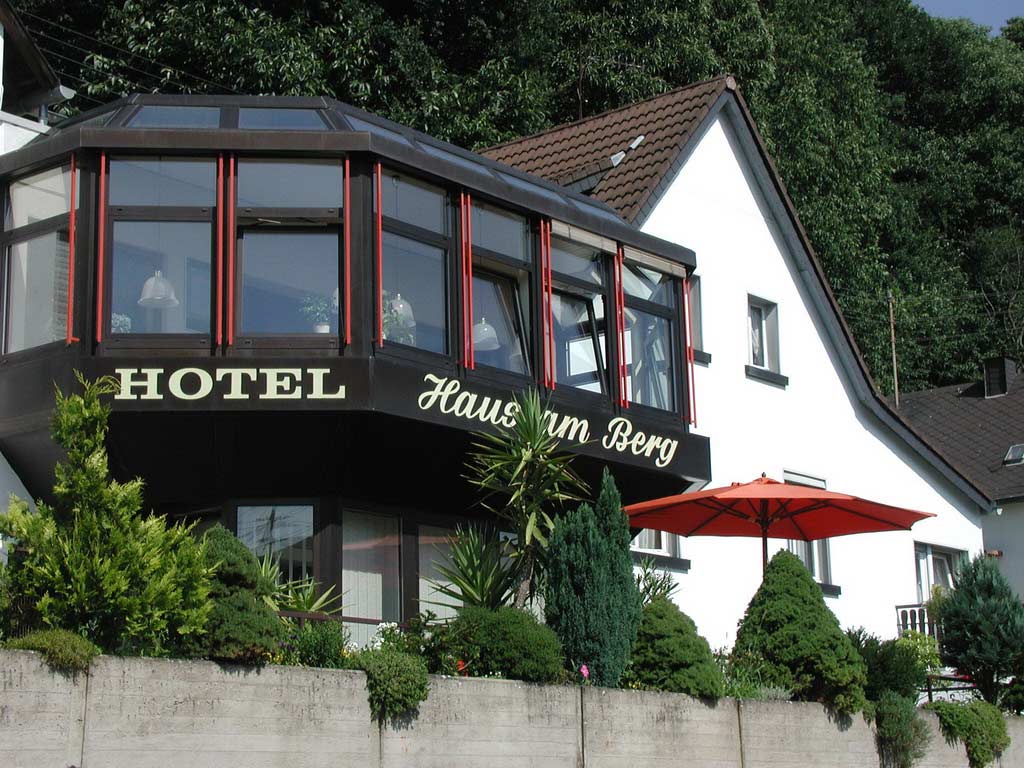 Ansicht-Wintergarten-Hotel-Haus-am-Berg-Trier.jpg